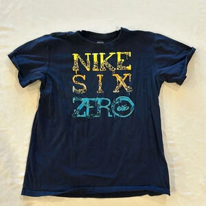 Nike‎ 60 boys tee shirt XL